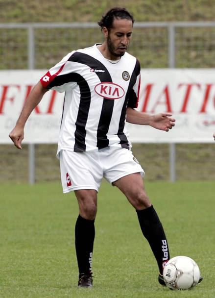 Saadi con la maglia dell&#39;Udinese nel luglio 2005 (Ansa)